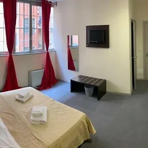  Hotel Lucania